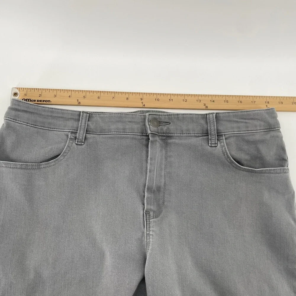 Chico's Capri Pants Womens 2.5 Gray Perfect Stretch Girlfriend Slim Frayed Hem